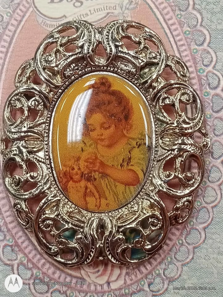 Vintage 1990s Victoriana Style Pin Brooch on Card - photo 2