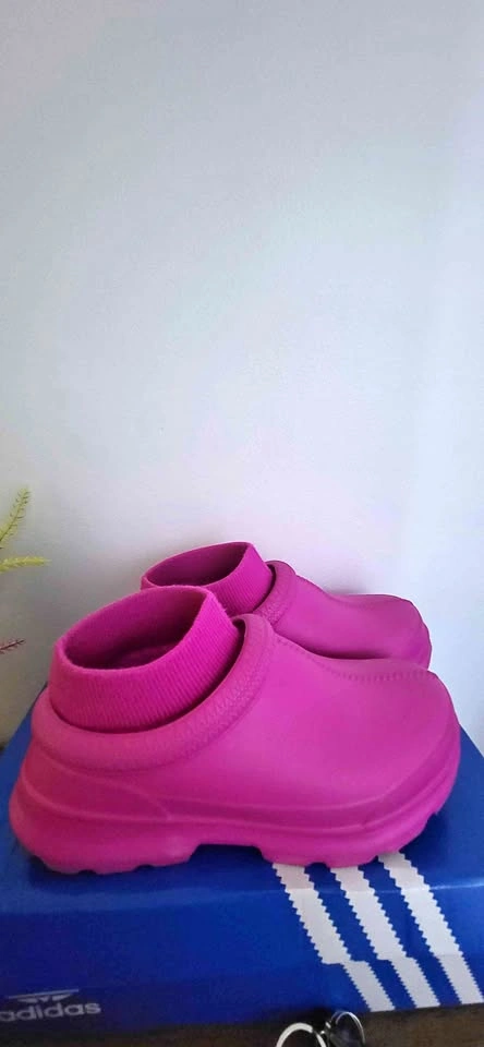 UGG TASMAN X rain boots size 6