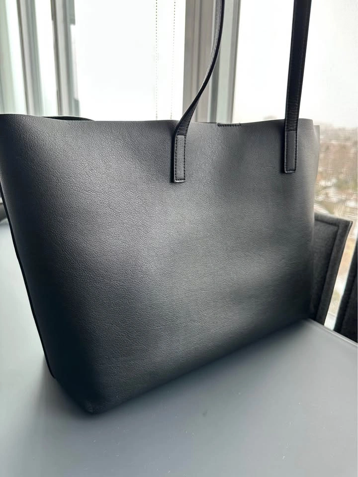 Saint Laurent East West Shopping Tote - photo 4
