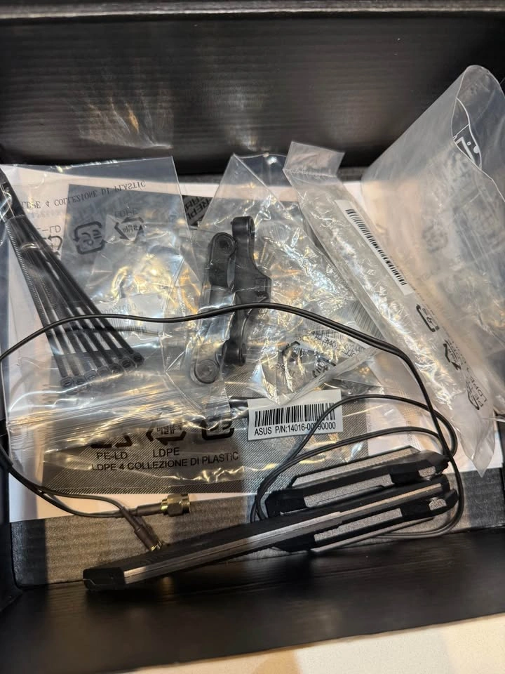 ASUS ROG STRIX B650E-I GAMING WIFI Motherboard - photo 3