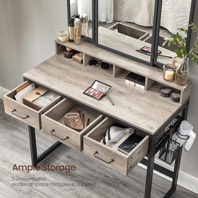 🚨Vanity Set with Mirror & Stool – Tri-Fold Mirror – $40 - photo 2