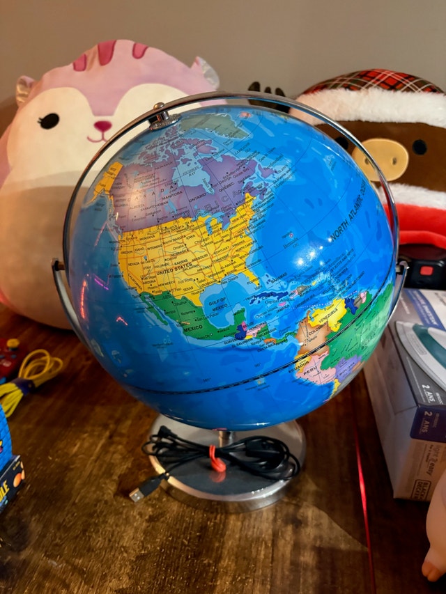 🚨13” World Globe with LED Light - Educational $30🚨
