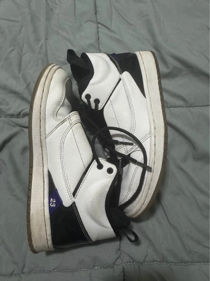 Jordan Fadeaway size 6y - photo 2