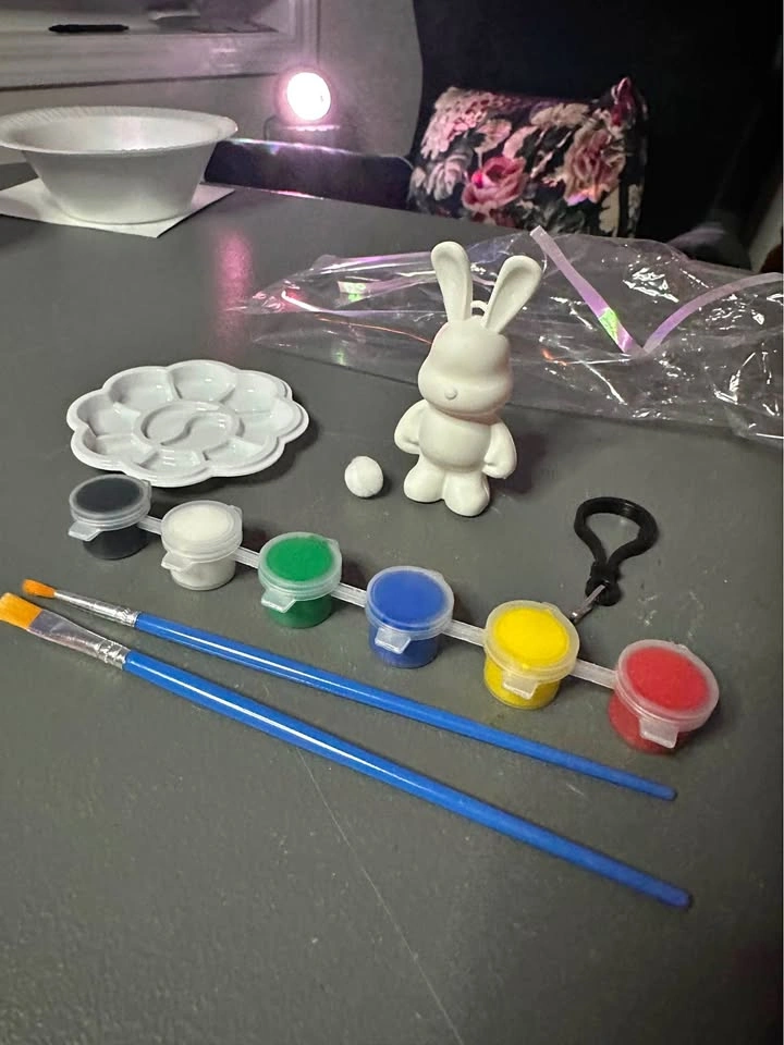 EASTER BUNNY Paint Kit - Rabbit figure painting with Pallet and