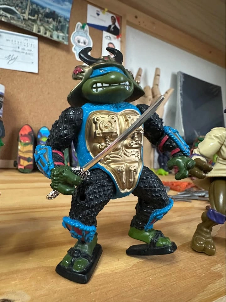 Vintage Samurai Leonardo - 1990 Ninja Turtle Action Figure - photo 2