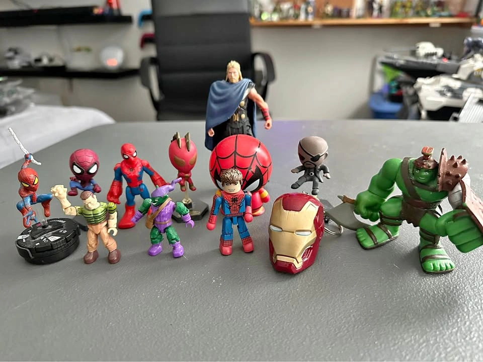 Marvel Mini Figures & Collectibles