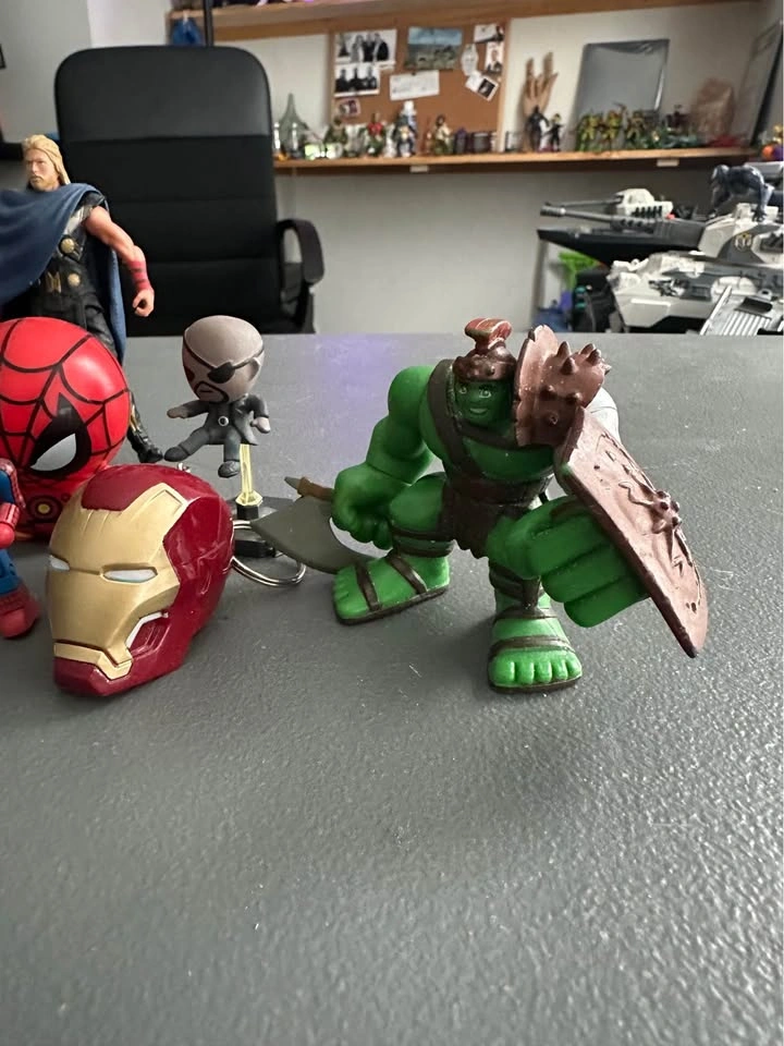 Marvel Mini Figures & Collectibles - photo 5