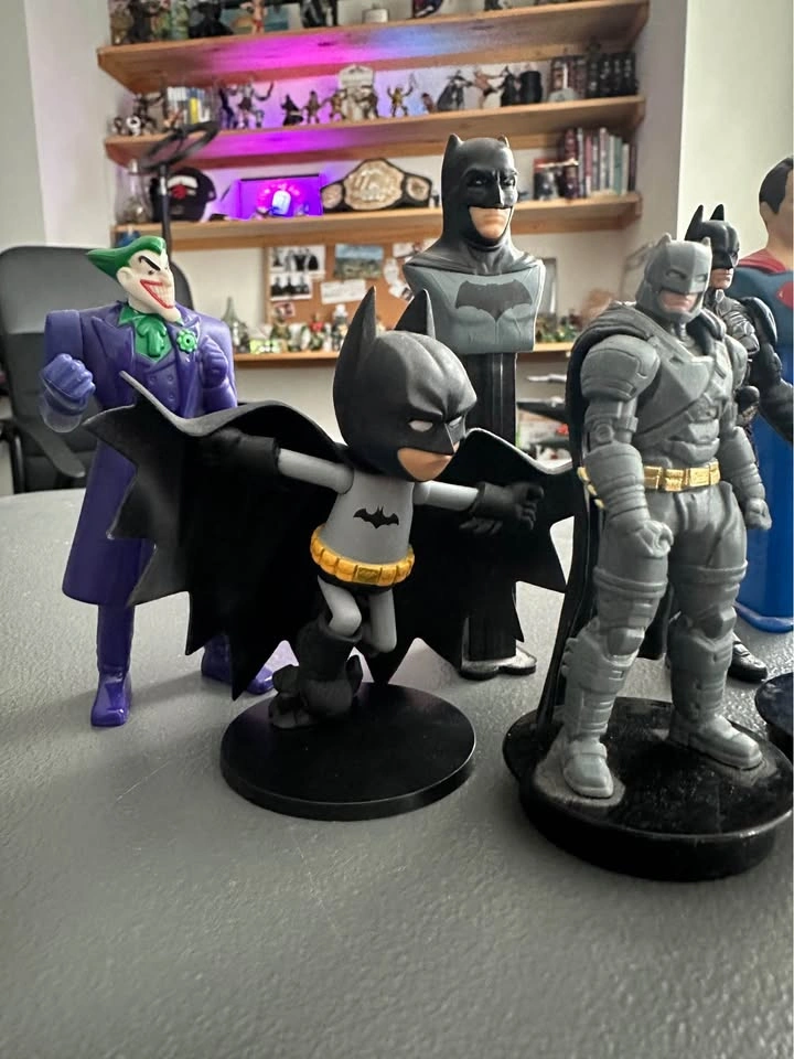 Lot of DC Mini Figures & Collectibles - photo 4