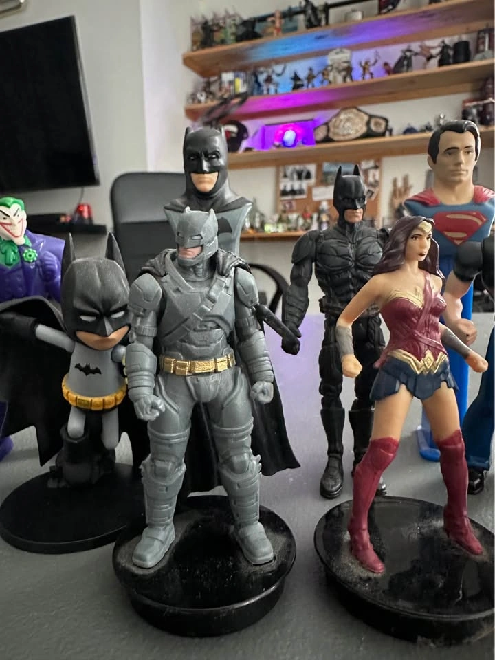 Lot of DC Mini Figures & Collectibles - photo 5