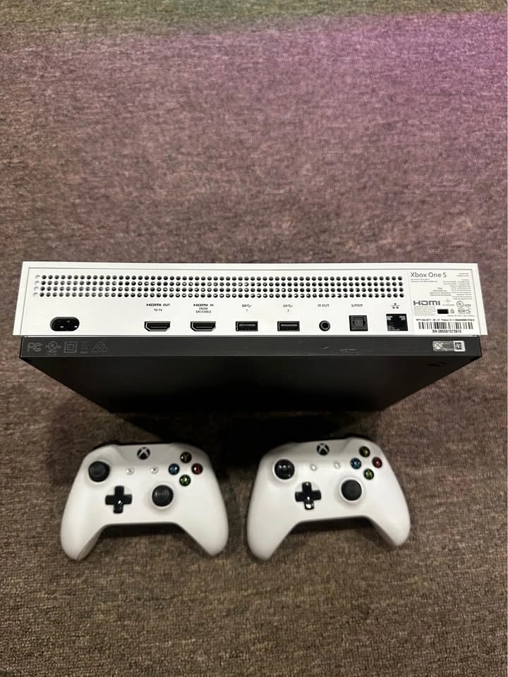 XBOX One S 500GB + 2 Controllers + Games - photo 2