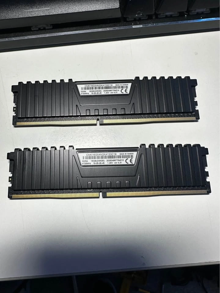 16 GB (2x8gb) Corsair Vengeance DDR4 4133mhz RAM - photo 2