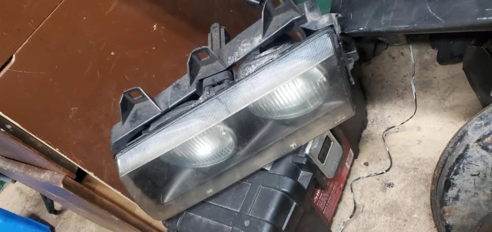 BMW E36 Sedan Headlights - photo 2