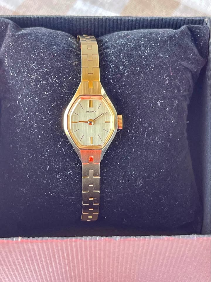Ladies Seiko Watch