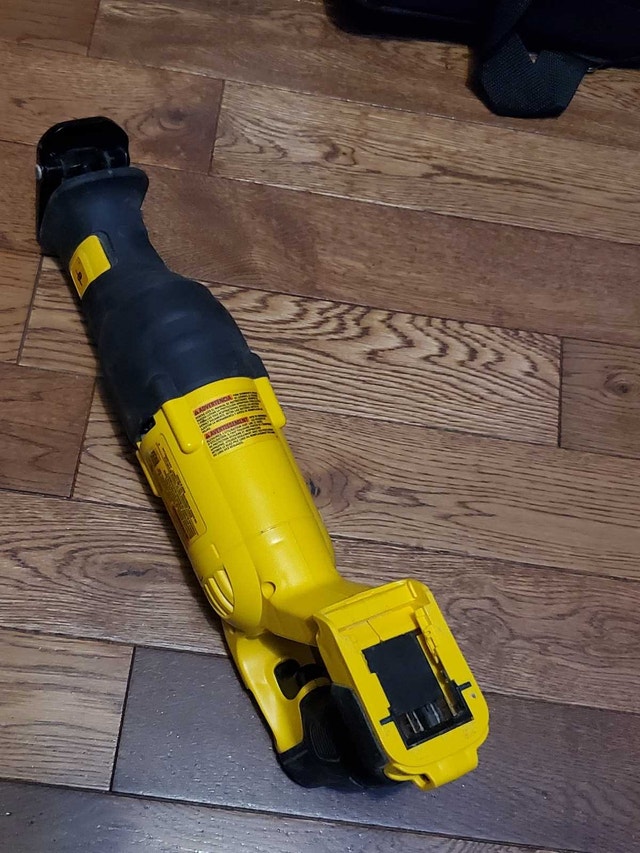 DeWalt Reciprocating Saw - photo 2