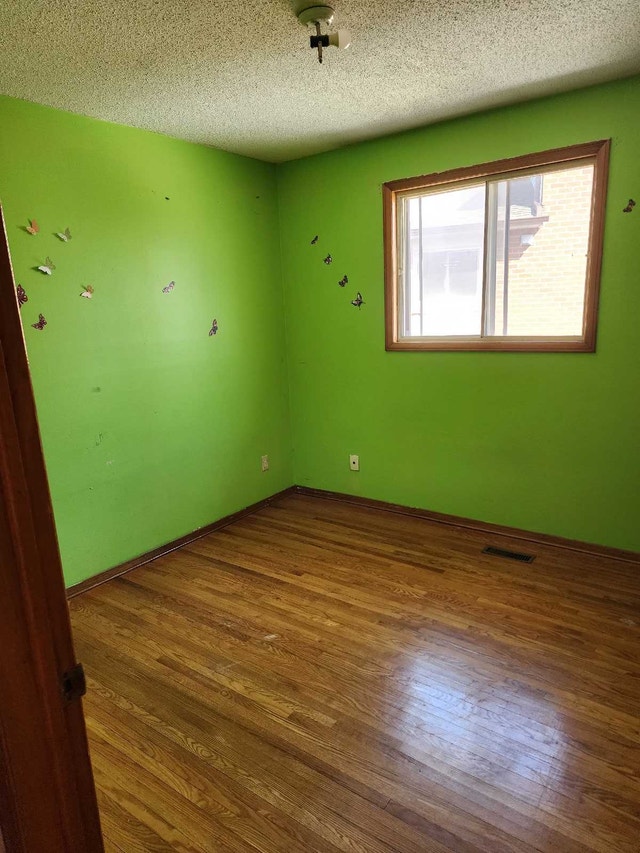 Rooms for Rent & Short-Term Apartment in Brampton