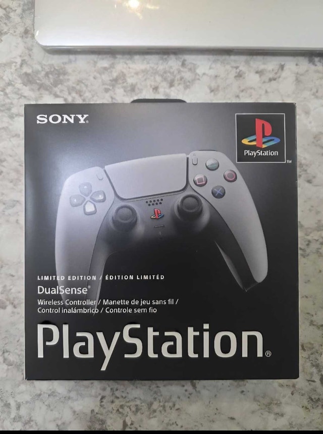 PlayStation 5 30th Anniversary Controller - photo 2