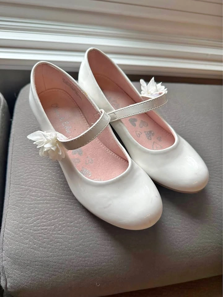 White Fancy Girl Shoes Size 1