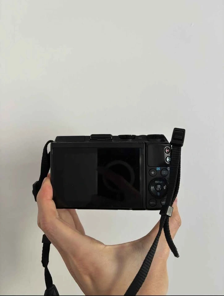 Canon EOS M3 w/ 18-55mm IS STM Lens - photo 5