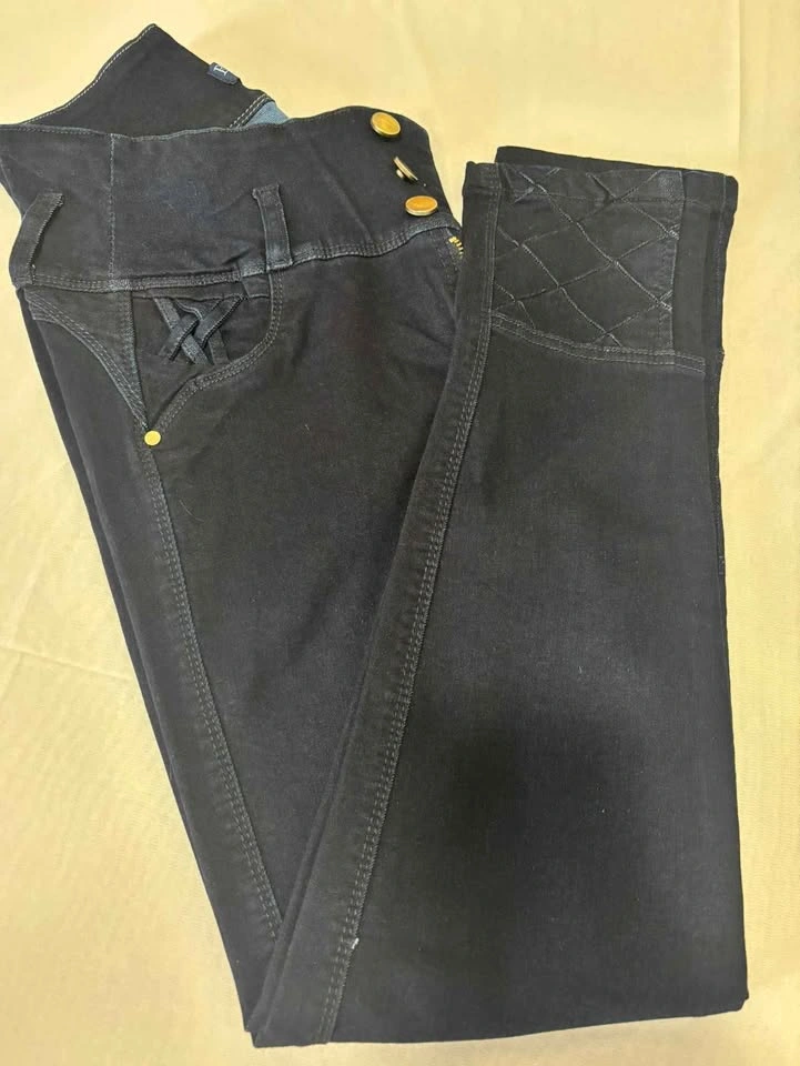 New Bkm Jeans Size 14 with Gold Embroidery - photo 3