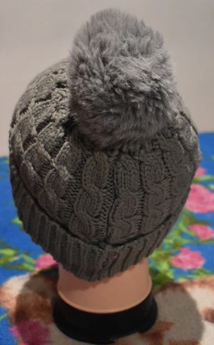 Women's Fur Lined Hat with Pompom - One Size - photo 3