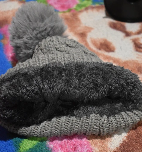 Women's Fur Lined Hat with Pompom - One Size - photo 4