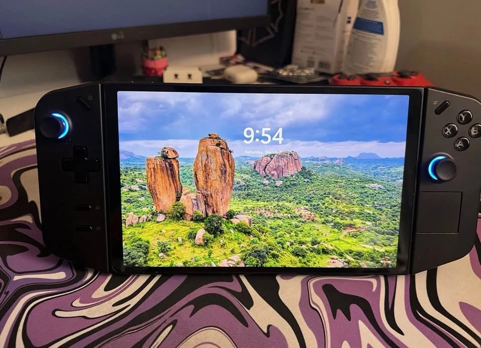 Legion Go Handheld Windows 11 Gaming System - photo 2