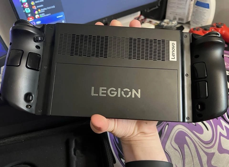 Legion Go Handheld Windows 11 Gaming System - photo 3