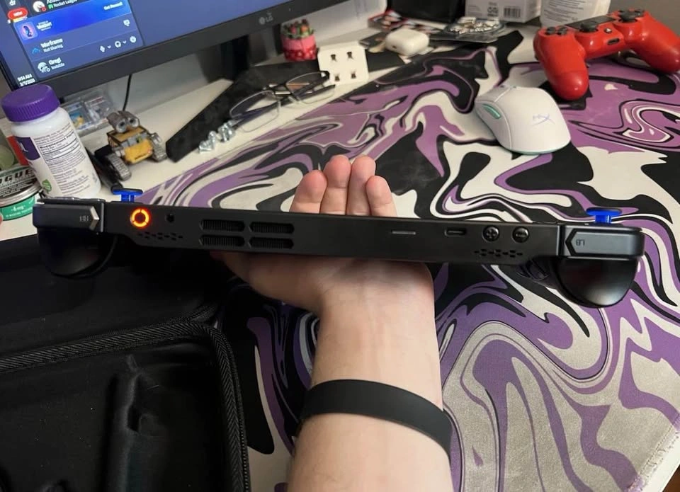 Legion Go Handheld Windows 11 Gaming System - photo 4