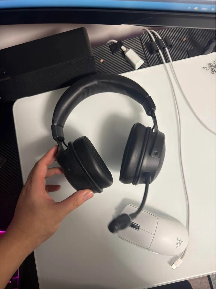Razer Kraken V3 Pro Wireless Gaming Headset - photo 2