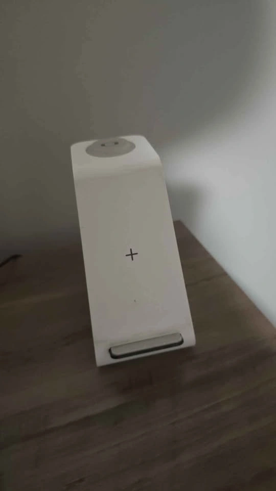 GEEKERA 3 in 1 Wireless Charging Stand - photo 5