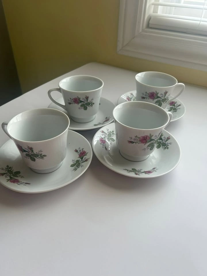 4-Piece Tea Set – Floral Teacups & Saucers - photo 2