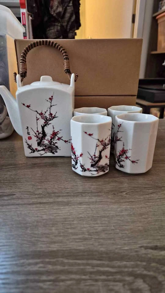 Cherry blossom tea set