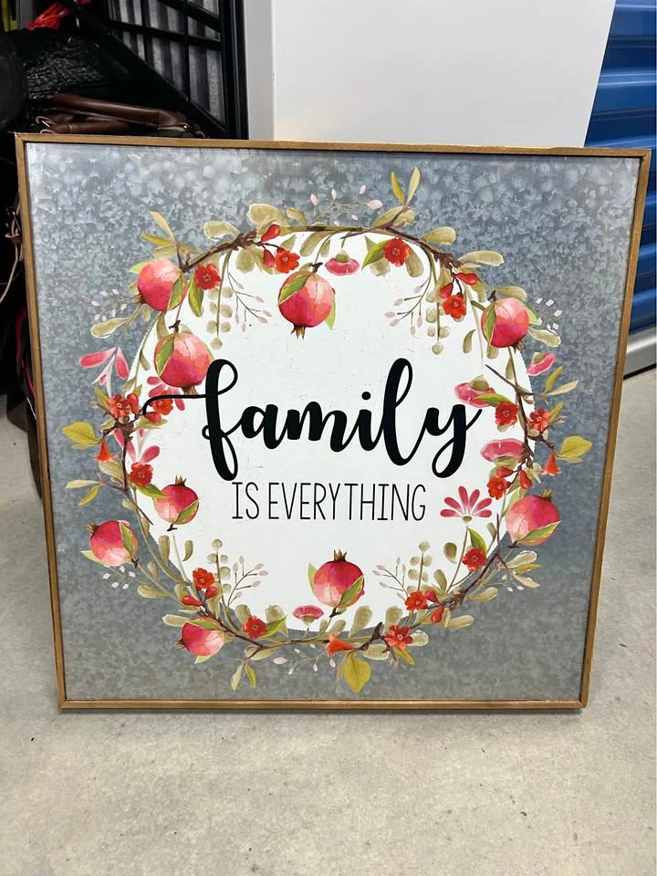 Wall hanging - Metal