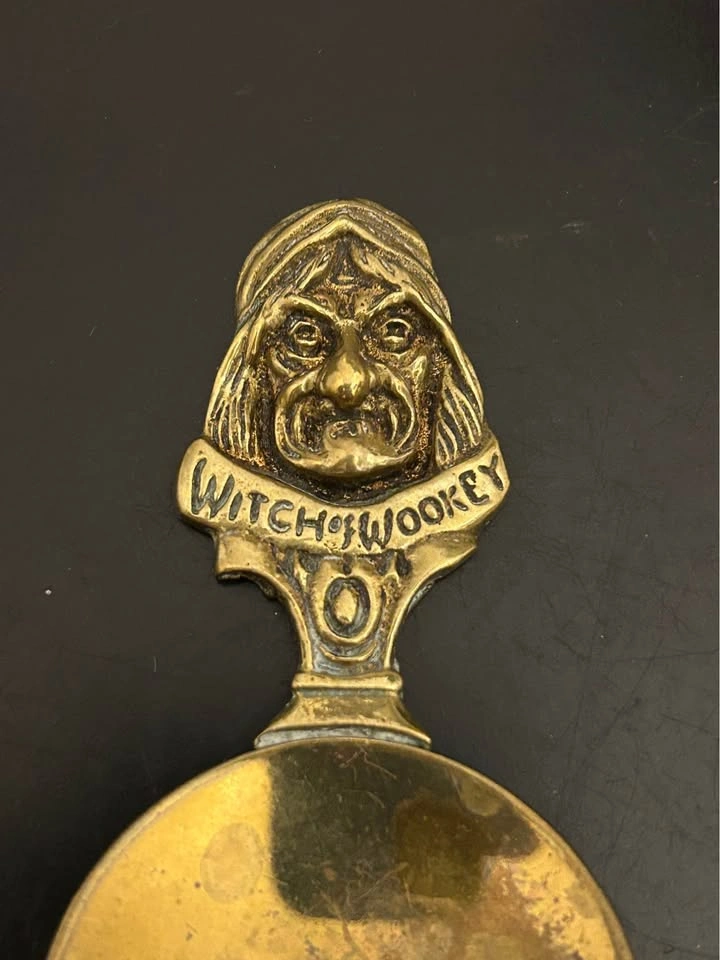 Vintage Brass Witch of Wookey Hole Caddy Spoon - photo 2