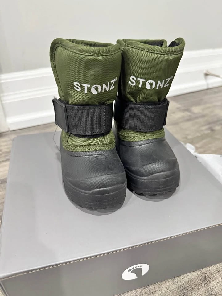 Stonz baby winter boots size 5T