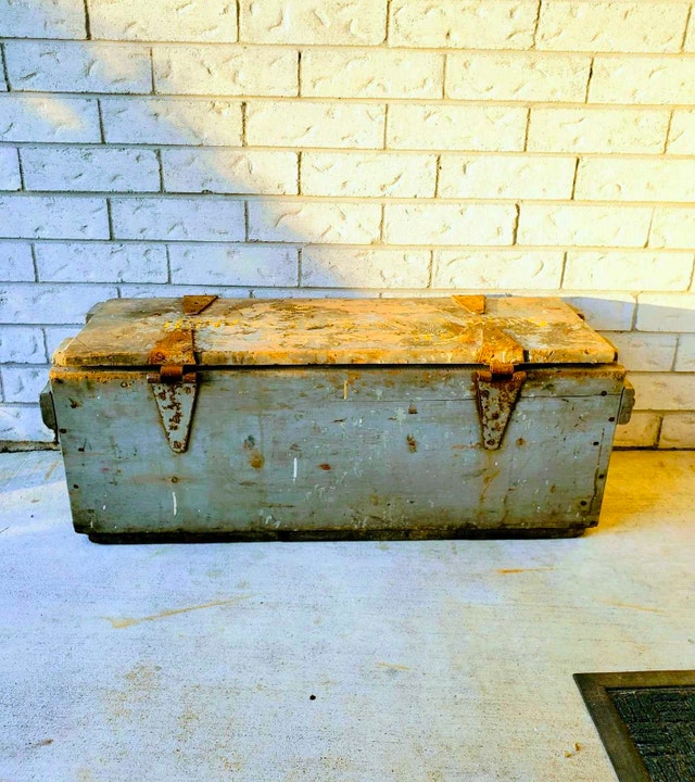 Antique White Pine Ranch Tool Box - photo 4