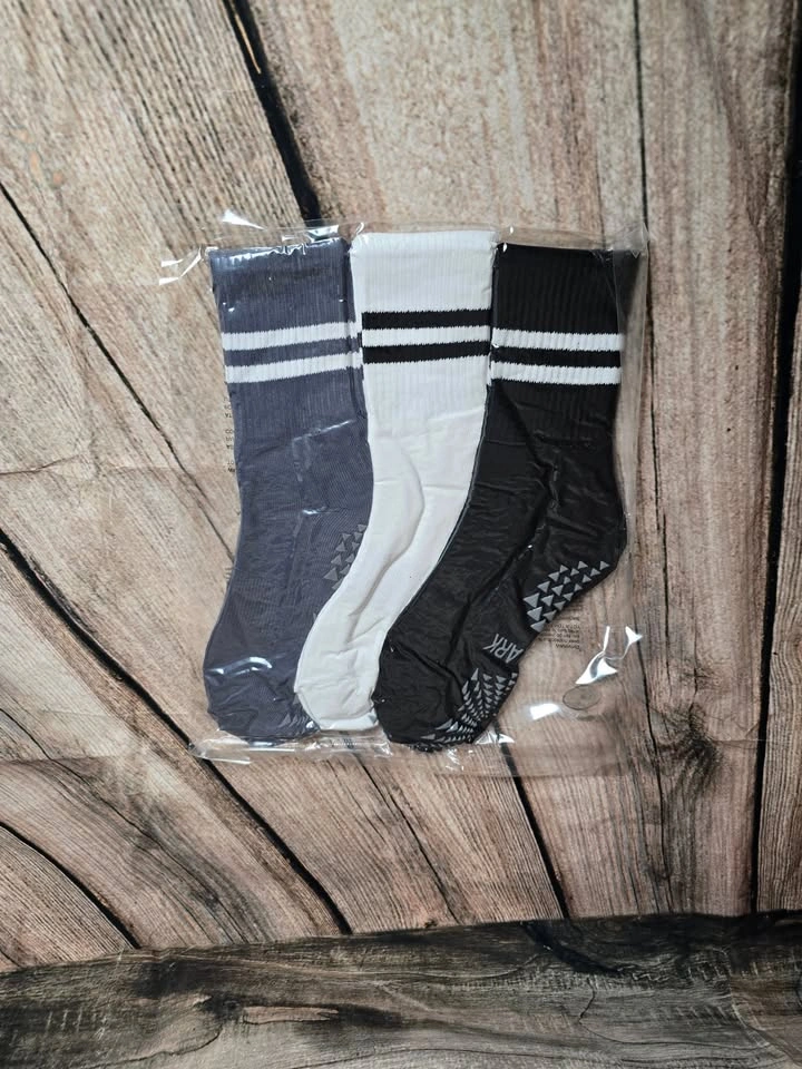 3 Pairs Pilates Yoga Non Slip Grip Socks - New / Unopened - photo 3