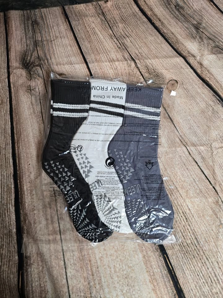3 Pairs Pilates Yoga Non Slip Grip Socks - New / Unopened - photo 4