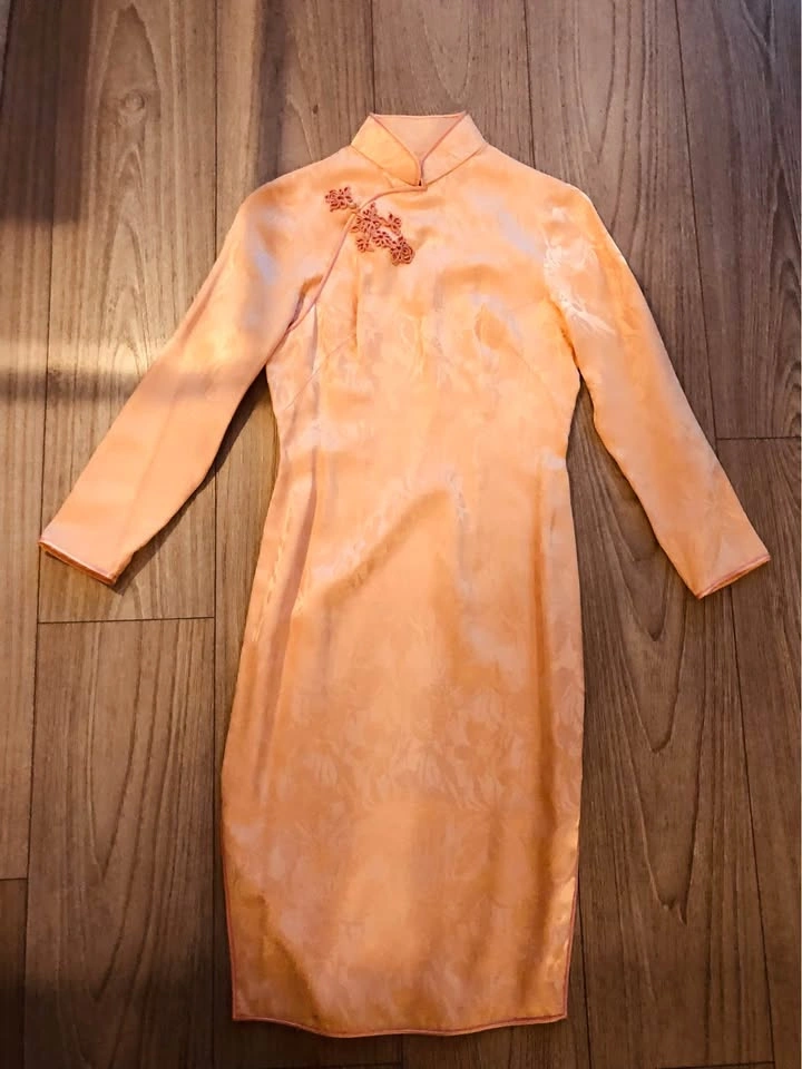 Stunning Peach Qipao. Size small. Like new! - photo 2