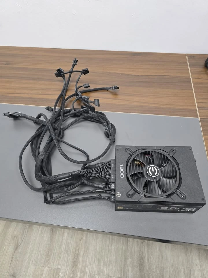 EVGA SuperNOVA 1300 G+ 1300W Gold Fully Modular PSU - photo 4