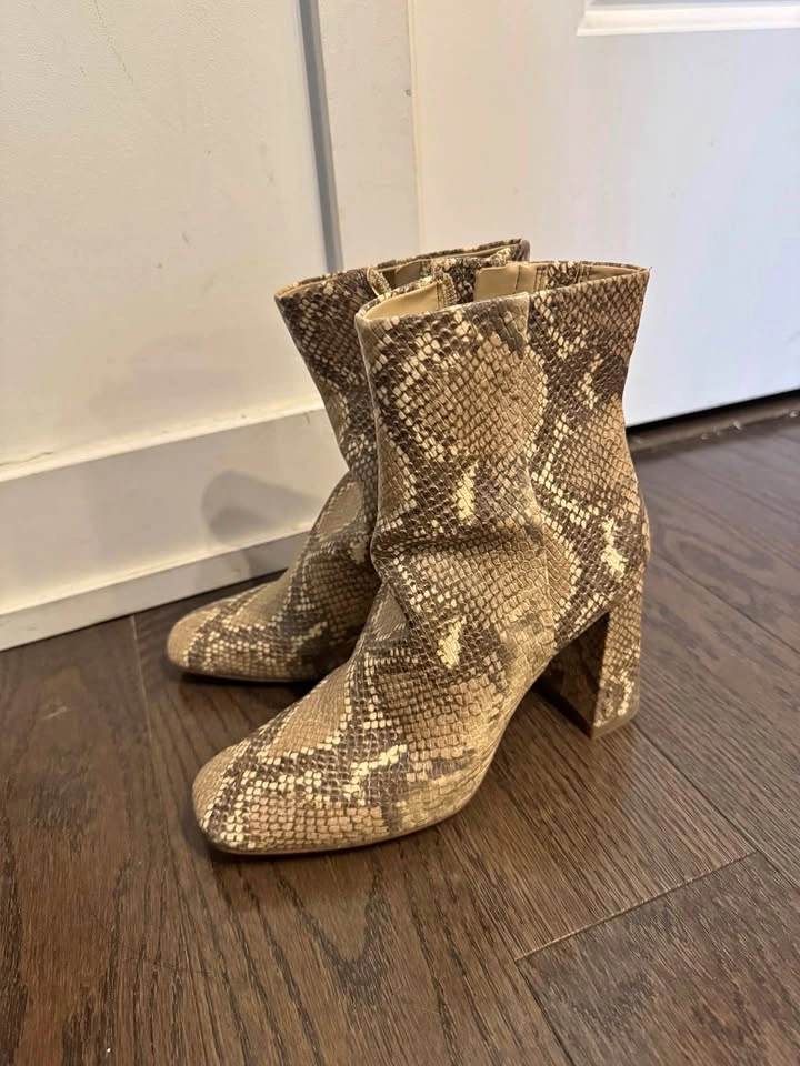 Sam Edelman Snakeskin Ankle Boots Size 5
