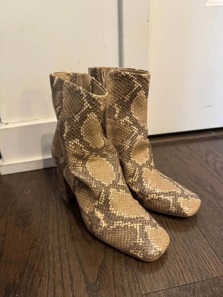 Sam Edelman Snakeskin Ankle Boots Size 5 - photo 2