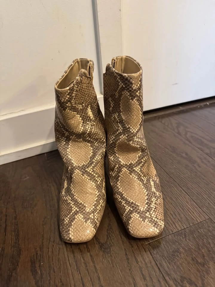 Sam Edelman Snakeskin Ankle Boots Size 5 - photo 3