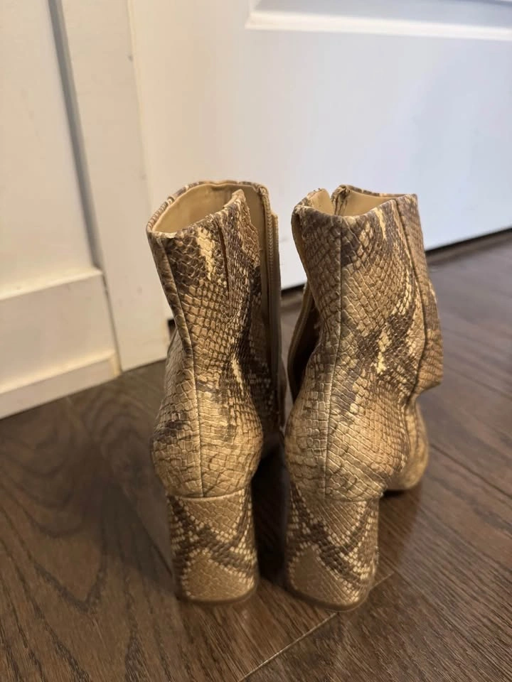 Sam Edelman Snakeskin Ankle Boots Size 5 - photo 4