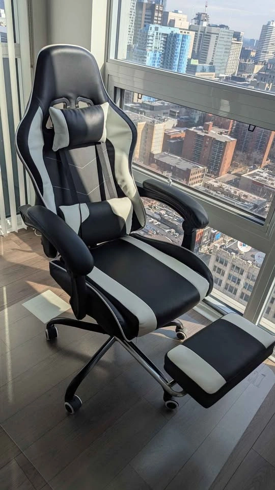 Gaming chair with footrest and massage - photo 2