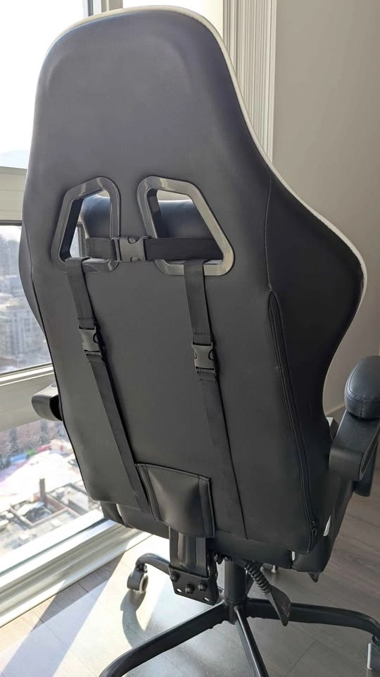 Gaming chair with footrest and massage - photo 5