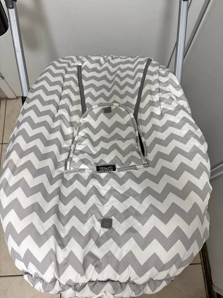Jolly Jumper Bundle Me Car Seat Cover