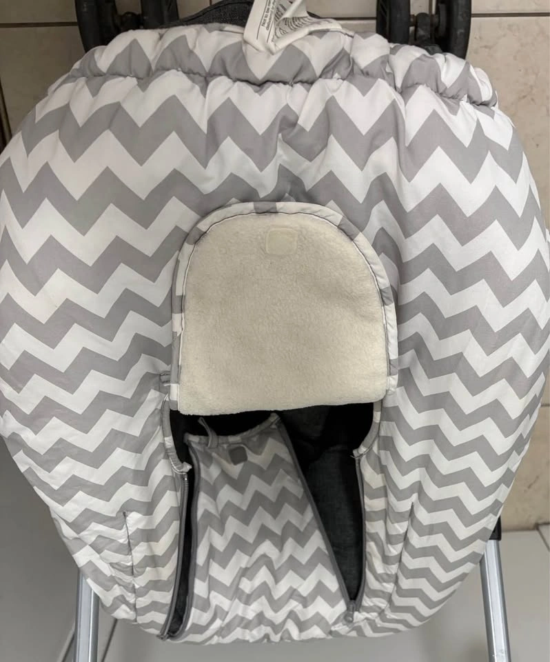 Jolly Jumper Bundle Me Car Seat Cover - photo 3