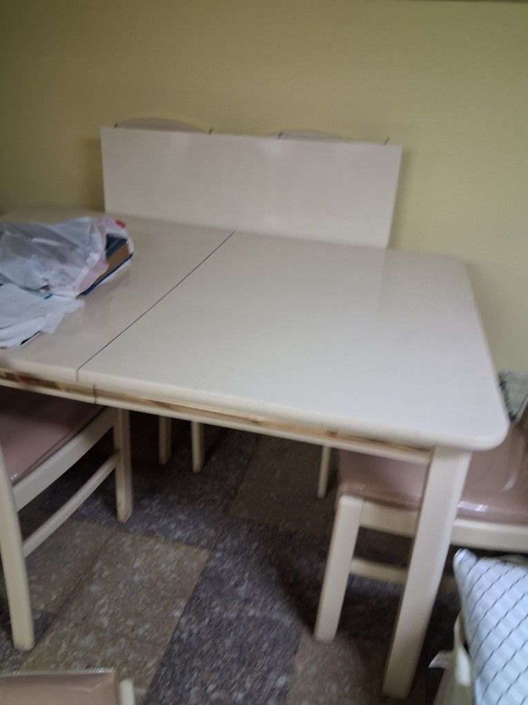 Dining Set And Matching Hutch
