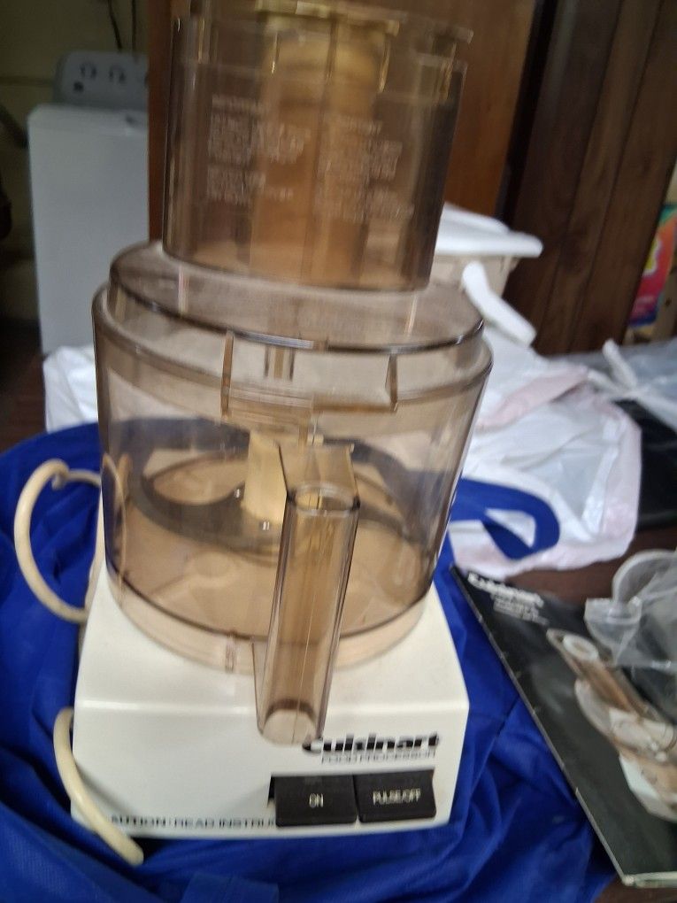 Cuisinart Food Processor - photo 2